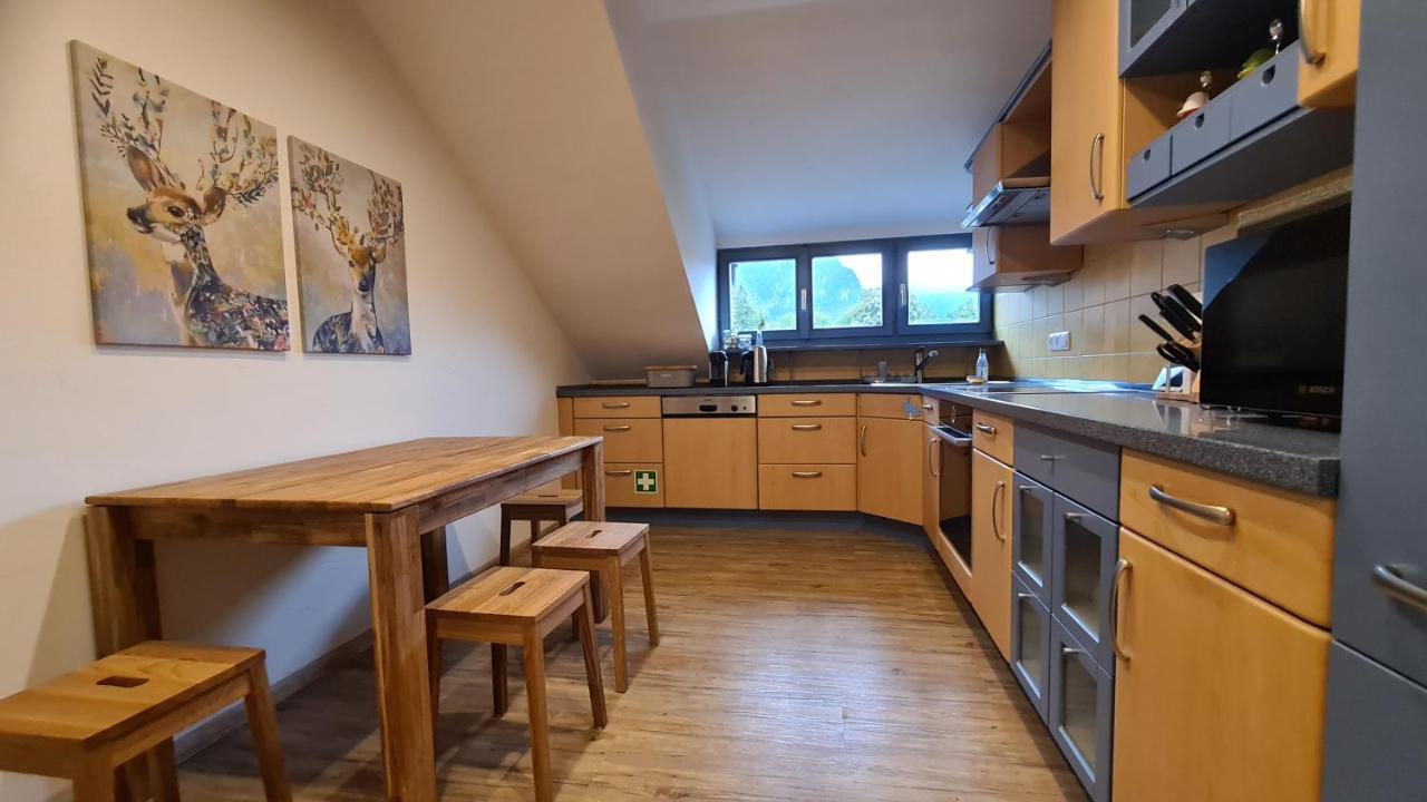 Bunter Hirsch Ferienwohnung Im Garmischer Zentrum エクステリア 写真